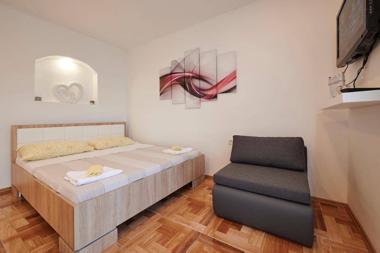 Apartments Lucija Trogir Exterior photo